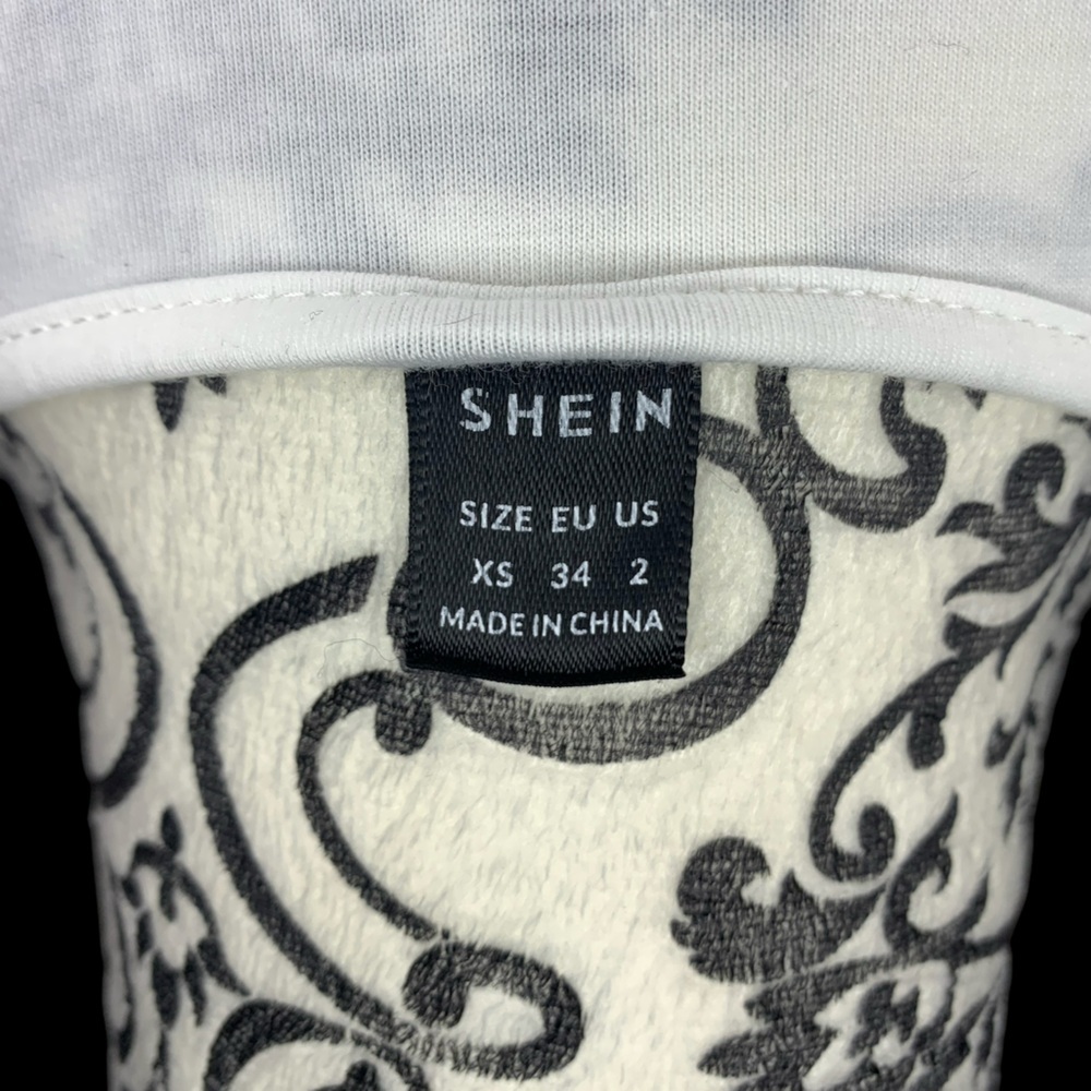 SHEIN Women’s Eyes Cropped Tank- XSmall - Picture 4 of 4